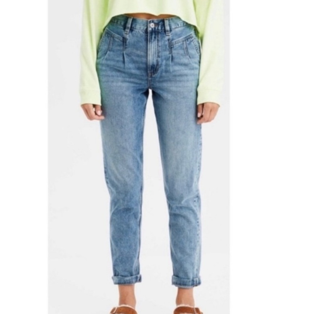 American Eagle Pleated Mom Jean Size 6 Regular